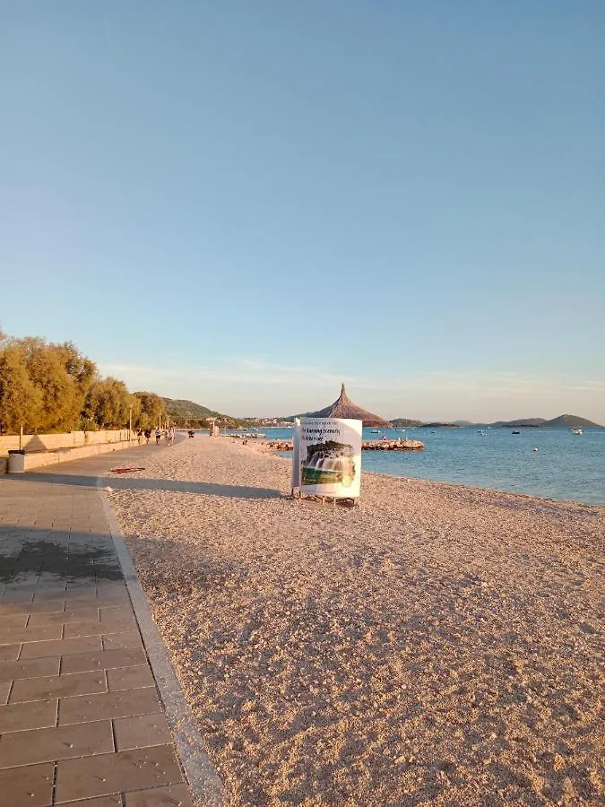 Mobilehome Mali No 2 Pakostane Croatia