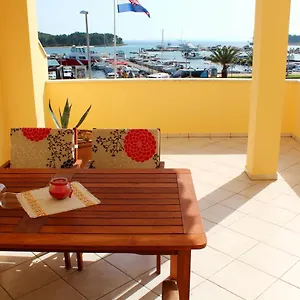  Apartament Buco Seafront & Fastfood